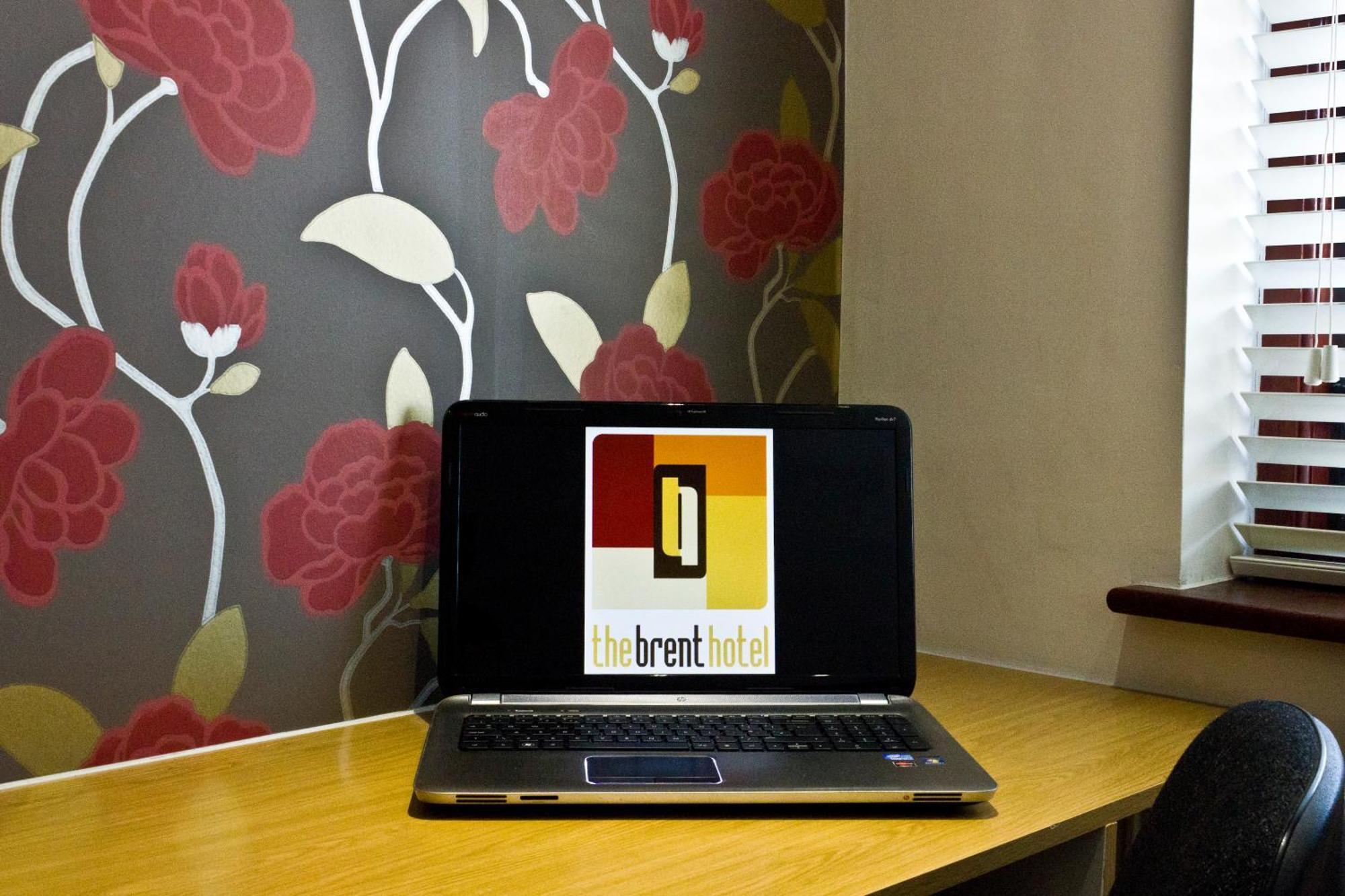 The Brent Hotel - London - Wembley Хароу Екстериор снимка